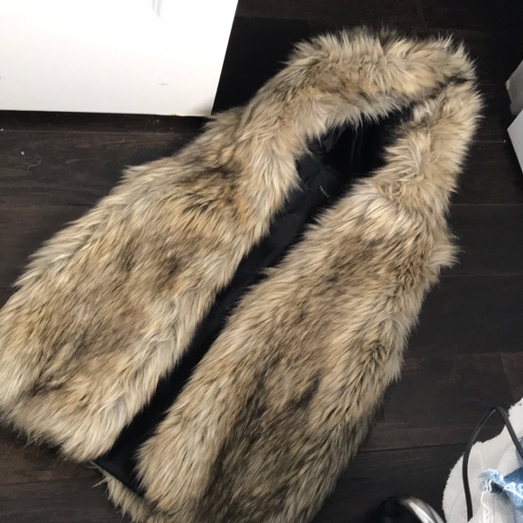 Aritzia Talula Faux Fur Vest Size XXS - Picture 1 of 8